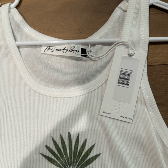 Revolve top - Picture 6 of 6